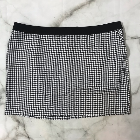 Who What Wear Dresses & Skirts - Who What Wear Black & White Houndstooth Skirt NWT